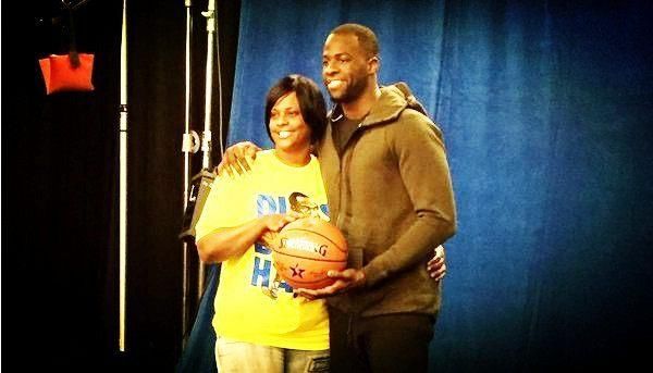 格林妈喷完KD又喷詹皇:詹姆斯眼睛被戳是活该