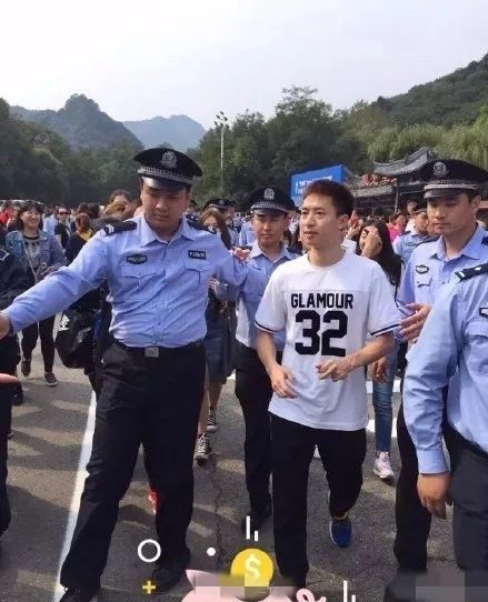 从“马云被抓”谈怎样与警察合影