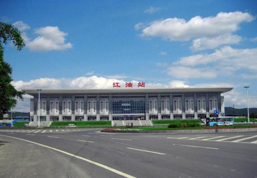 四川最贪婪的县级市,有14座火车站,2座高铁站