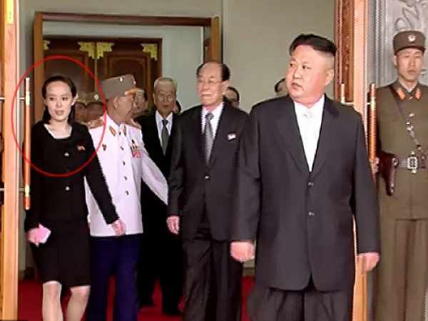 金正恩胞妹刚回国就着急拍照 透露什么？