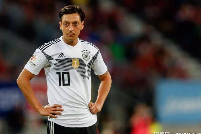 德国队世界杯选人错误终承认,厄齐尔确定永离