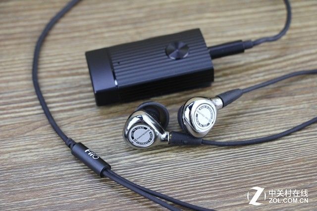 不耽误手机充电 飞傲BTR1蓝牙耳放评测