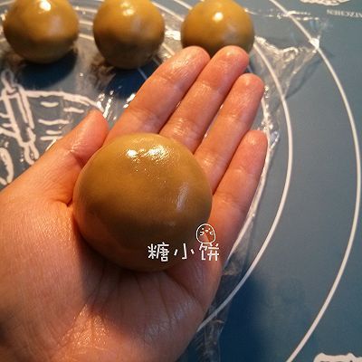 斑纹豆沙莲蓉月饼