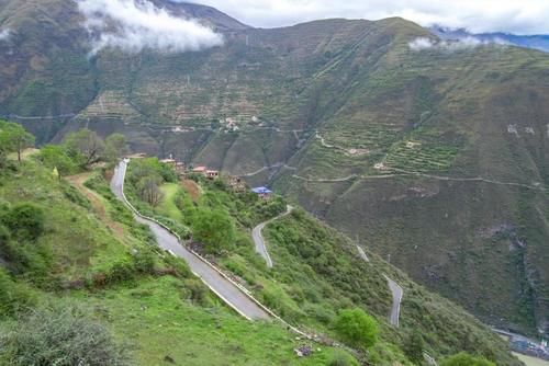 中国境内最难走的盘山路，马上将成为历史，曾经是自驾最美的路