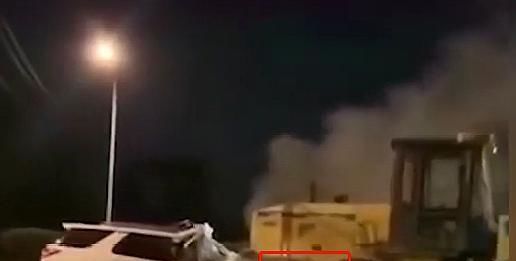 铲车司机为什么见死不救?致2人葬身火海,背后藏有多少隐情? 优德w88官网娱乐