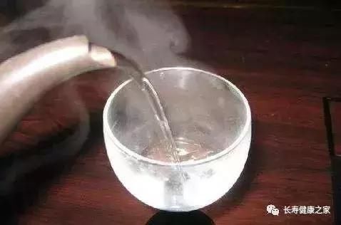 这5个时间喝杯水，防血栓效力增100倍！不知道的赶紧看