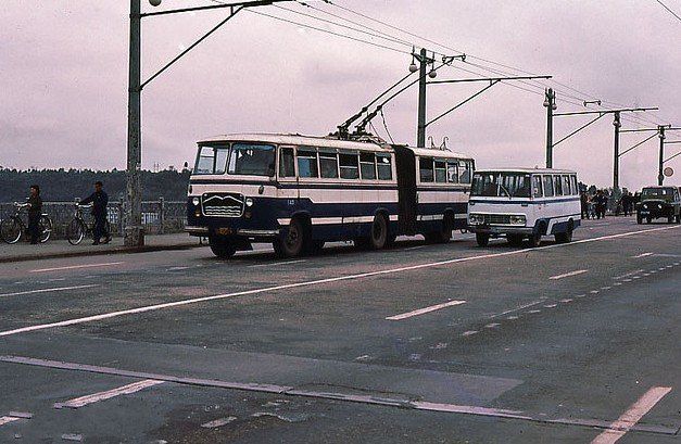 老照片:1983年湖北武汉街景 - qwe08828 - qwe08828的博客 老照片:1983年湖北武汉街景 - qwe08828 - qwe08828的博客
