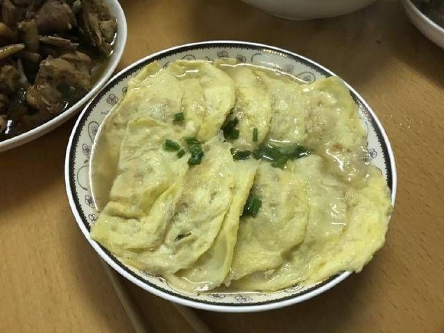 我家年夜饭12菜2汤，全是公公的拿手菜，尤其这道我吃了3碗没吃够