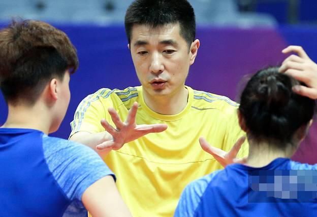 女排中韩站，中国惨败，郎平未受指责，最幸运的是安家杰和赖亚文