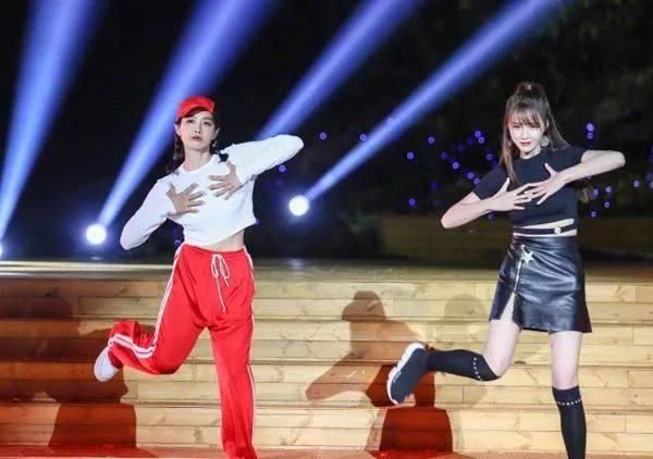 《热血街舞团》播出,宋茜成为360无死角 热舞