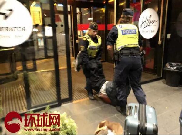 瑞典警察将中国老夫妇半夜扔坟场