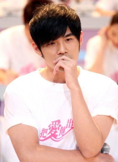 这些明星'没读大学',个个逆袭成巨星!