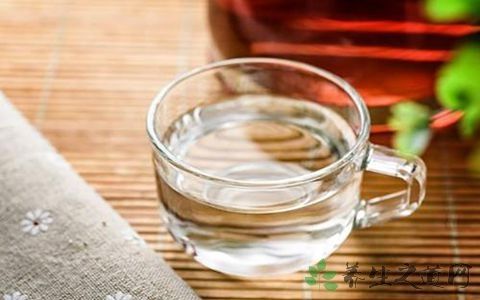 清晨应该喝什么水