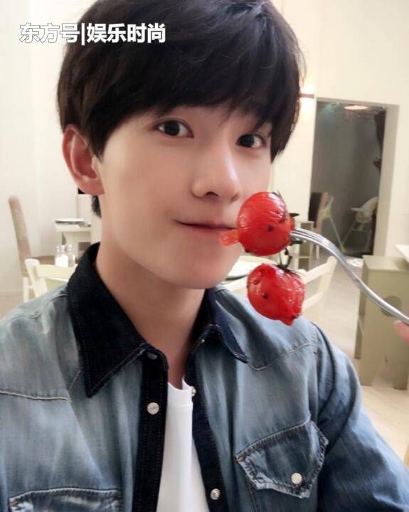 同样是姓杨的男明星,当杨洋和杨迪撞衫时,杨迪