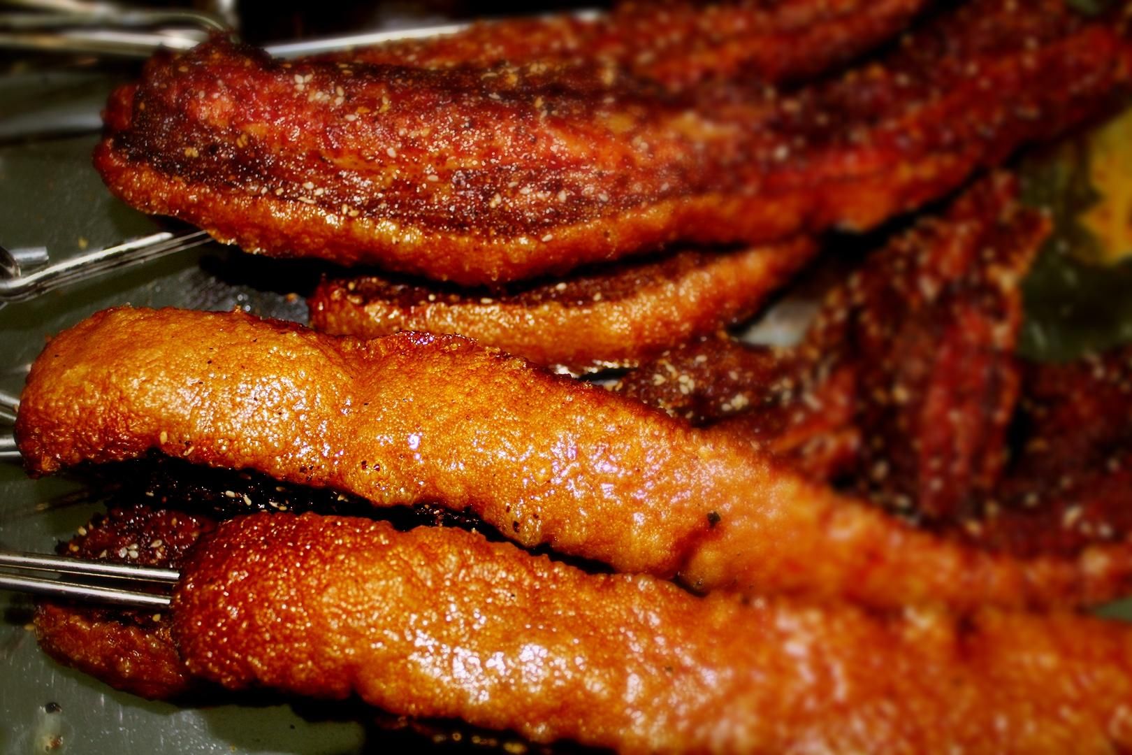 周口夫妻三平米店面卖脆皮五花肉，生意好到让人眼馋