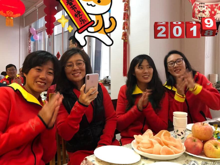 备战联合会杯 中国网球队大使馆里体验年味