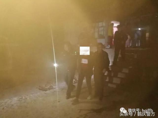 父女俩吸毒成瘾一同被警方抓获