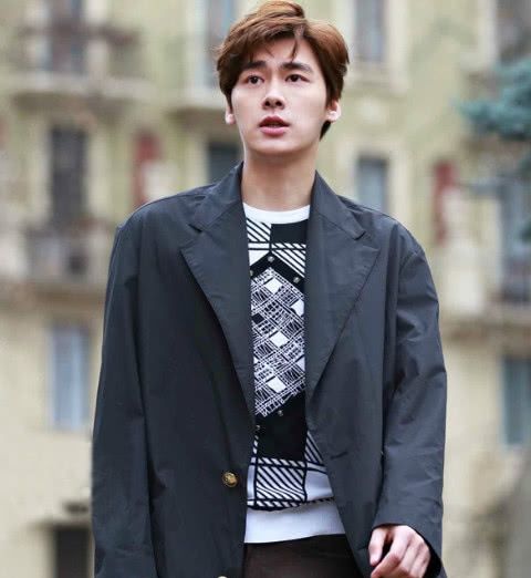 李易峰被问:第一个网名叫什么?随口说出三字,