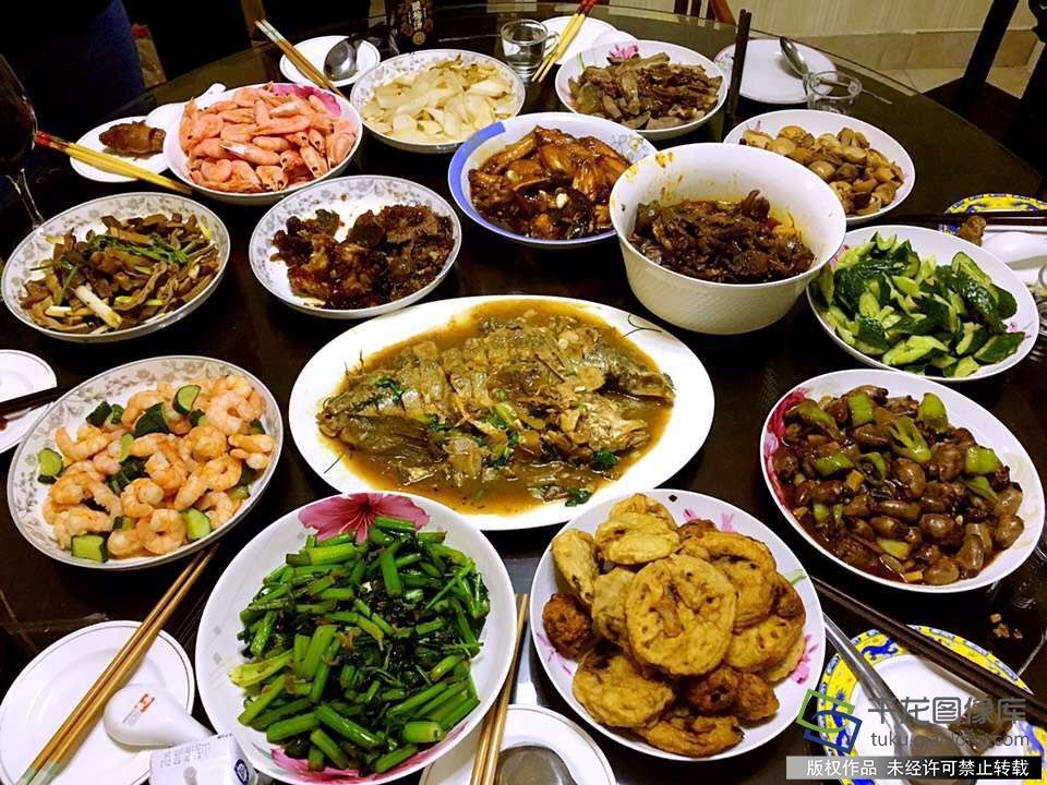 年见·2018 | 朋友圈里的年夜饭