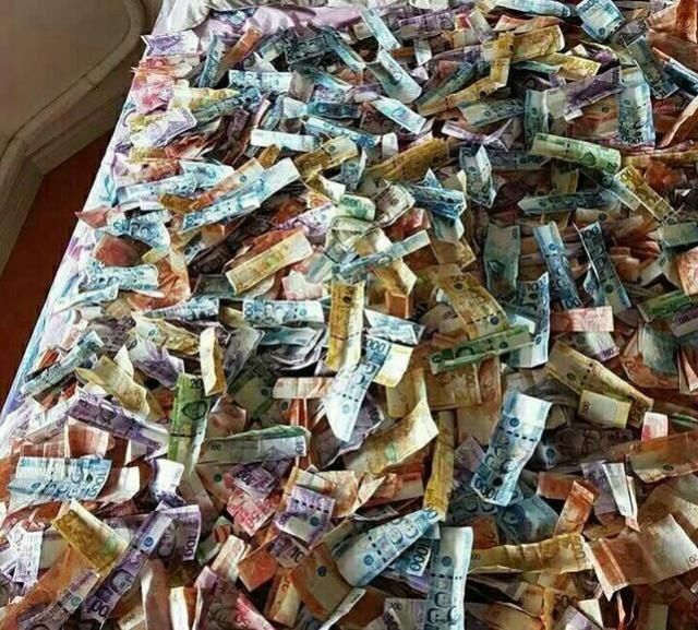男子结婚不久,买了一张二手床,床到家后,顿时高兴坏了