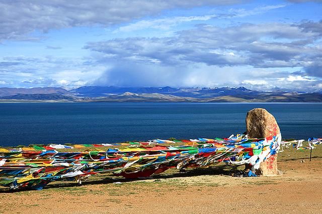 一篇文章带你领略不一样的三大圣湖