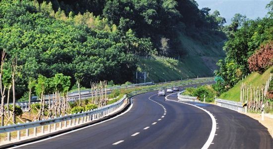 这个不收高速路费的省份,为啥司机都闷不吭声苦不堪言
