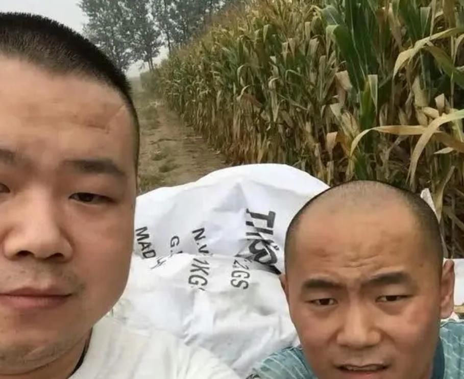 他是岳云鹏弟弟，在哥哥出名后，仍然选择在家种地照顾父母