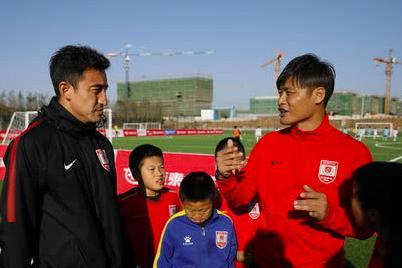 传奇将落幕!德转确认:杜震宇挂靴退役