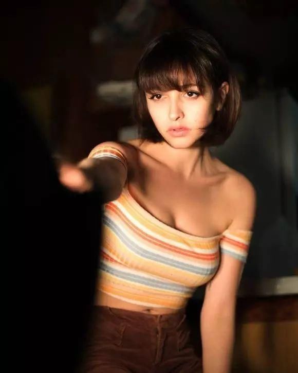 短发版的娜塔丽波特曼,因一张照片而爆红,美得