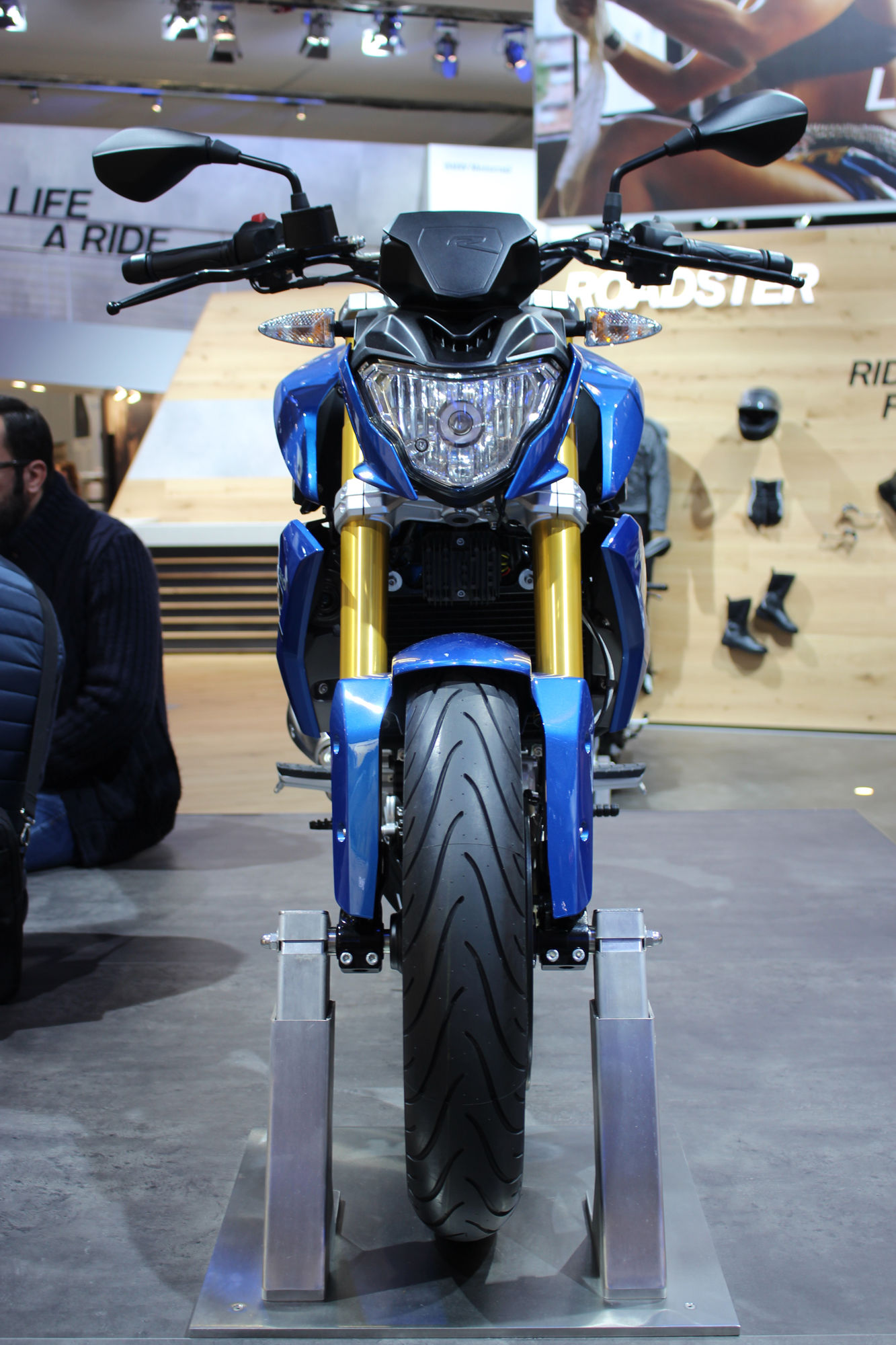 宝马摩托车 踏板 310