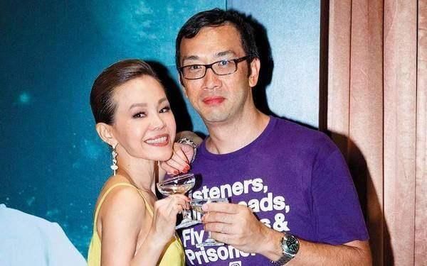 彭佳慧发声明承认已离婚，上月被拍与壮汉街头拥吻，12年婚姻结束