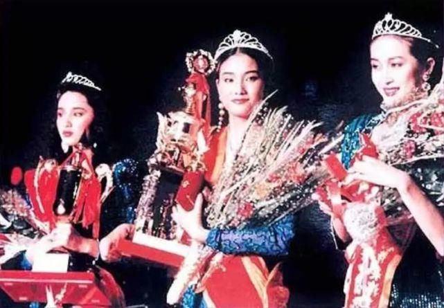 昔日最时尚的谋女郎，惨遭李亚鹏移情别恋后，49岁的她还好吗