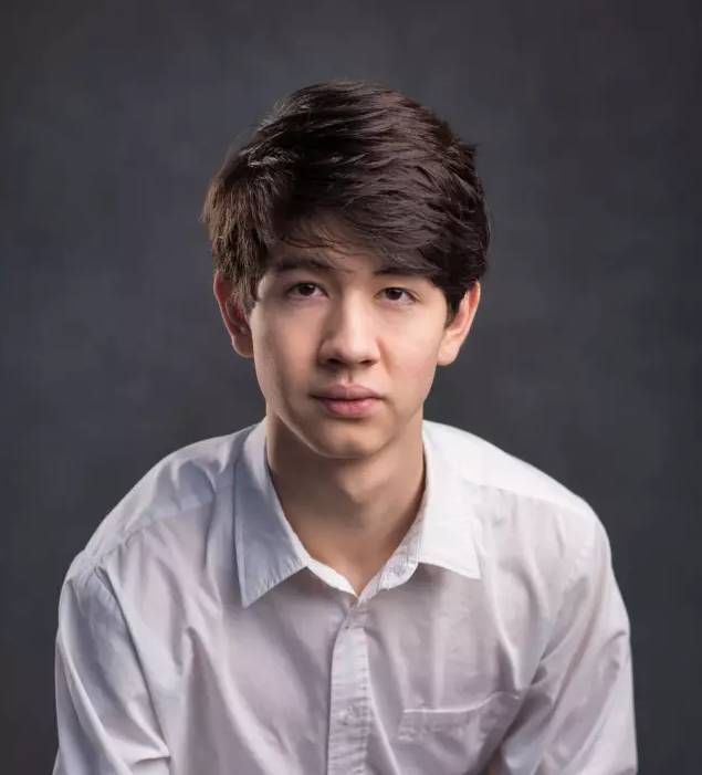 除了青年音乐家andrew guo,还有来自加州的青少年诗人carissa chen