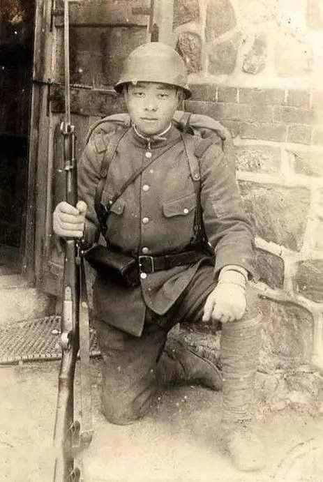 二战时最真实的日军照片,面无表情一脸狠相随时准备入侵