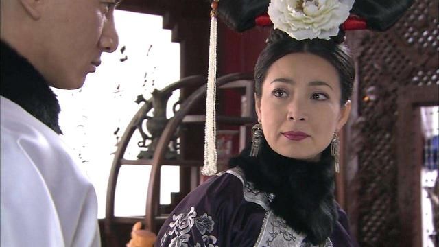 一年,康熙驾崩,其子雍正即位后,将乌雅氏尊为皇太后,徽号为仁寿皇太后