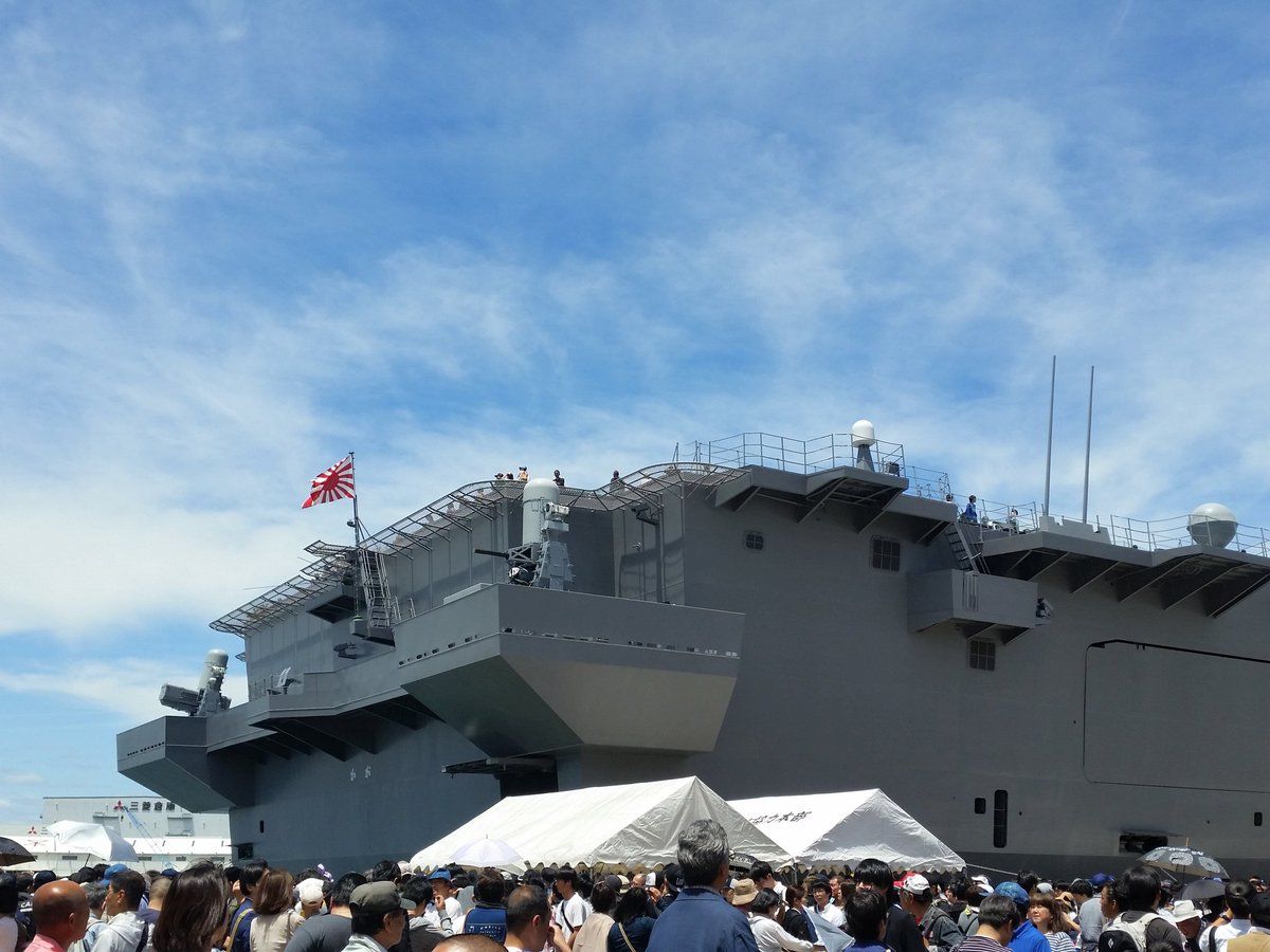 > 日本"准航母",两栖攻击舰加贺号面向民众开放参观(转)