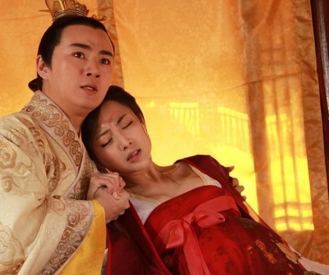 由于李治对武则天的宠爱,很快武则天就为李治生了一个儿子,武则天也