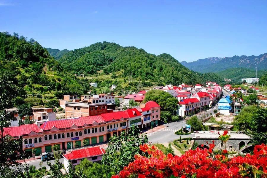 西峡这个小镇靠"避暑"赚足眼球.