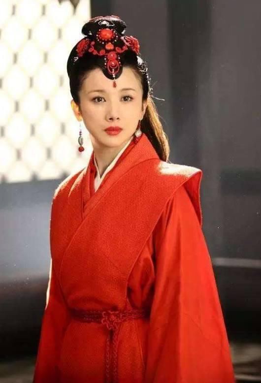 她是《美人心计》里的皇后,曾是古装第一美女,如今变脸认不出!