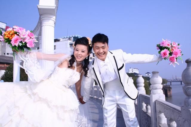 连见都不愿意见,后来我软磨硬泡,加上爸妈通过几次和老公的接触,得知