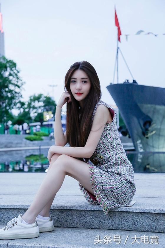 斗鱼新晋全能女主播王四豆儿,那惊鸿一瞥的笑颜怎能让你不心醉!