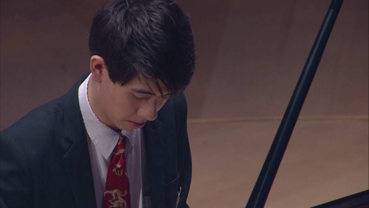 gu o就开始学习弹奏钢琴,13岁那年,andrew guo 就拿到了芝加哥音乐