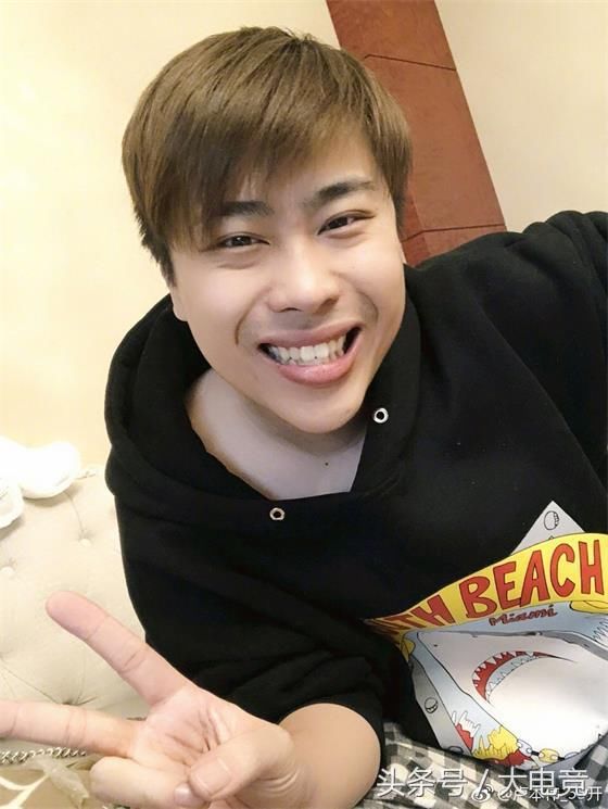 lol:五五开这次真的凉了,英雄联盟拜年秀被杜海涛取代