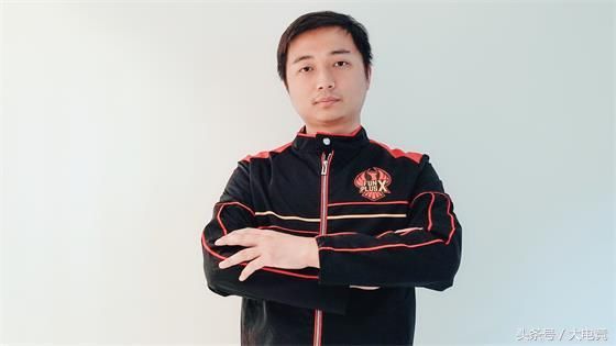 男人三十,从游戏厂商到"苦逼"俱乐部,是直男李淳的理性抉择?