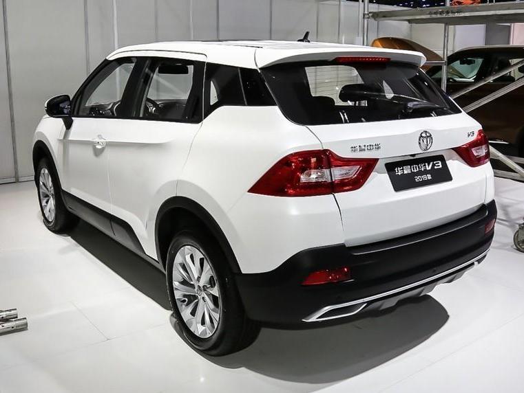 招远人论谈 关注招远 中华v3大气动感的外观搭配双色车身,让出道5年的